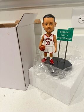 NWT Steph curry Davidson exit 30 basketball bobblehead